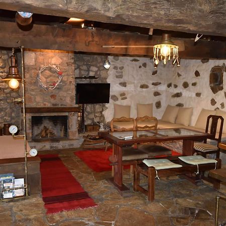 Μικρή Πέτρινη Μεζονέτα 2 Villa Lilaia Ngoại thất bức ảnh