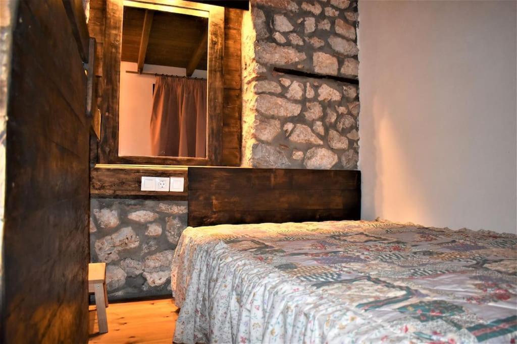 Μικρή Πέτρινη Μεζονέτα 2 Villa Lilaia Ngoại thất bức ảnh
