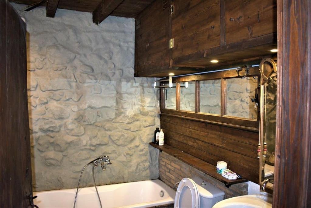 Μικρή Πέτρινη Μεζονέτα 2 Villa Lilaia Ngoại thất bức ảnh