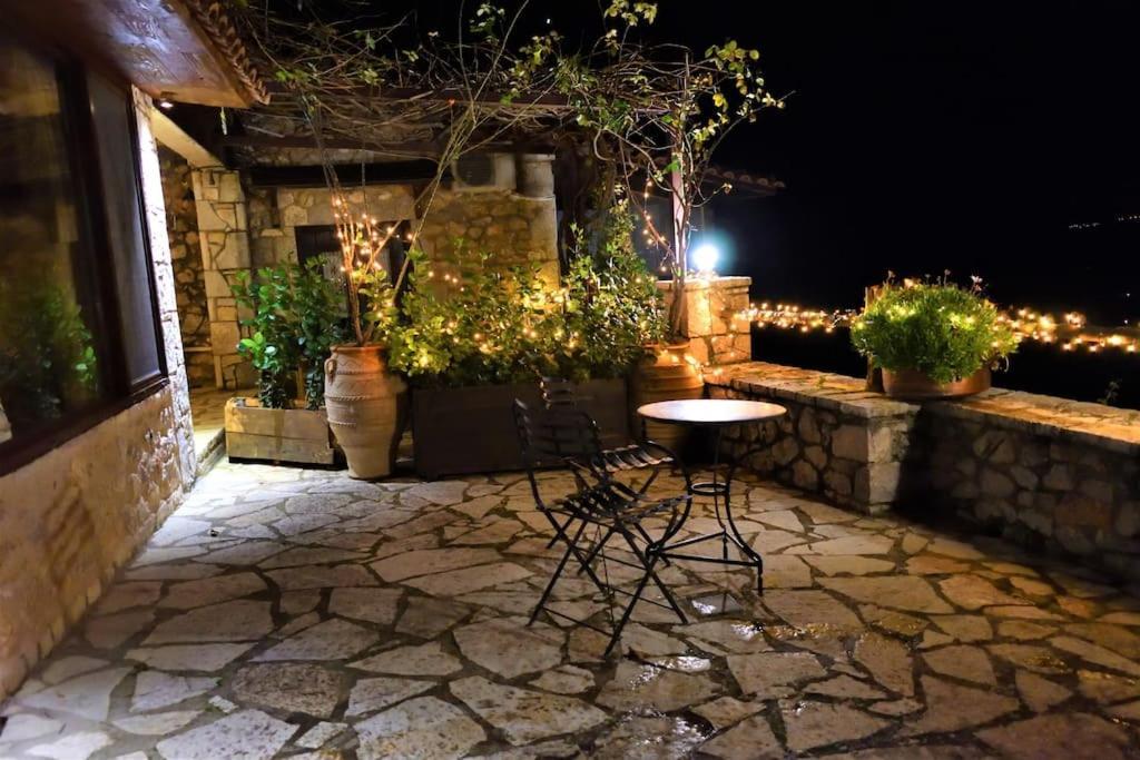 Μικρή Πέτρινη Μεζονέτα 2 Villa Lilaia Ngoại thất bức ảnh