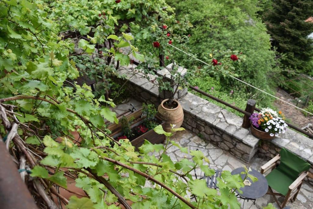 Μικρή Πέτρινη Μεζονέτα 2 Villa Lilaia Ngoại thất bức ảnh
