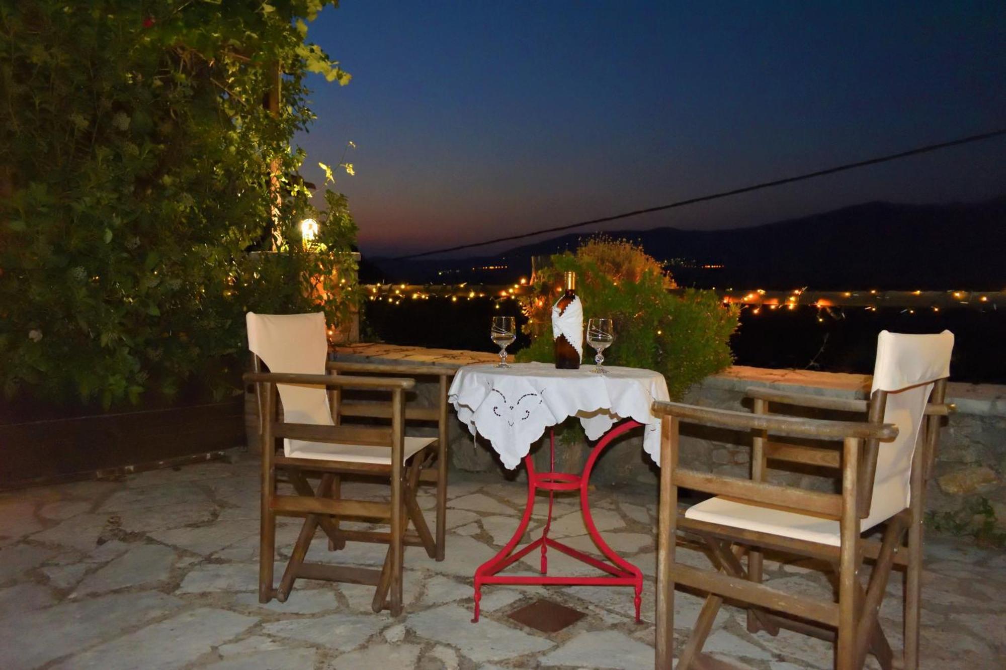 Μικρή Πέτρινη Μεζονέτα 2 Villa Lilaia Ngoại thất bức ảnh