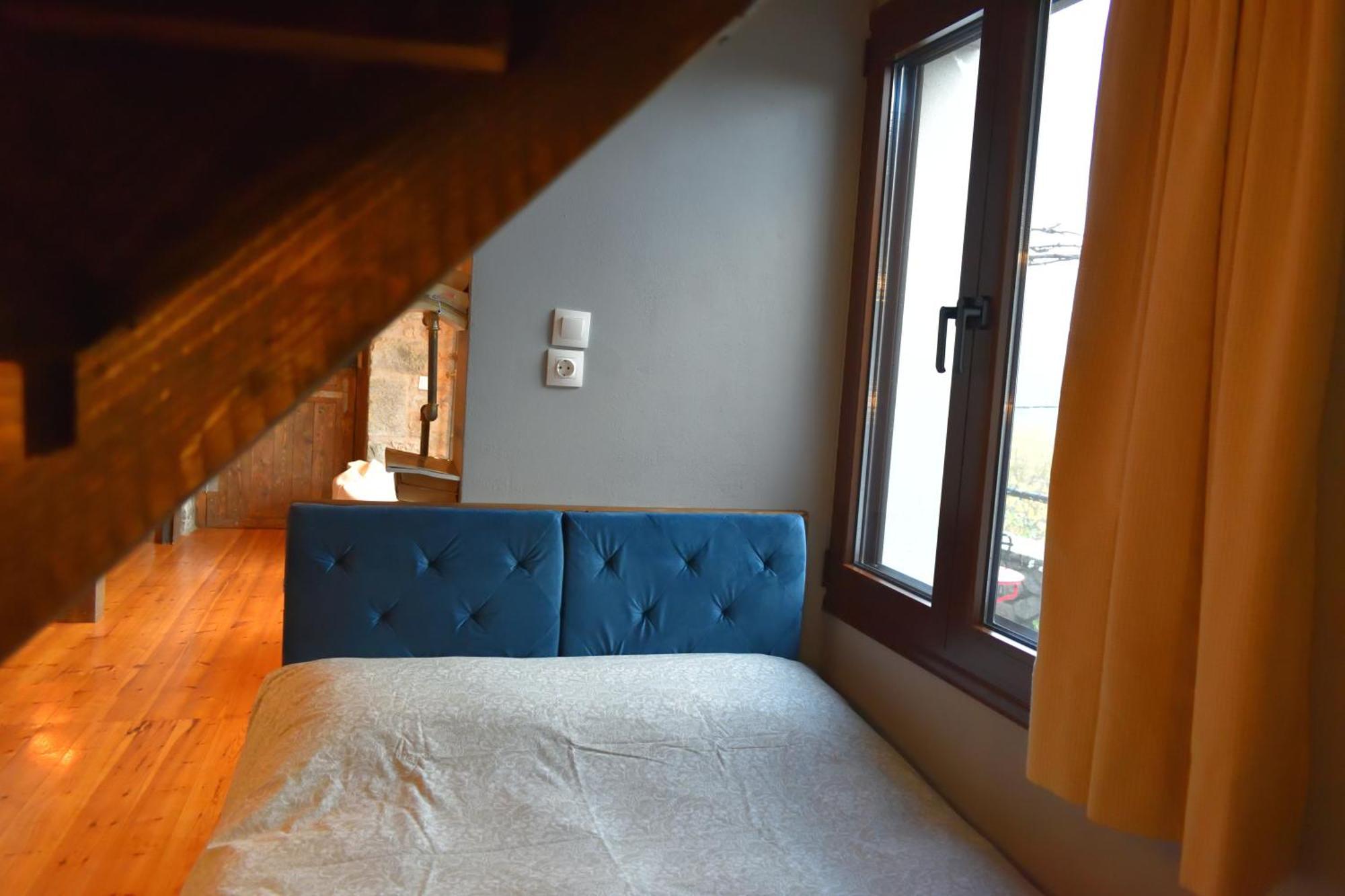 Μικρή Πέτρινη Μεζονέτα 2 Villa Lilaia Ngoại thất bức ảnh